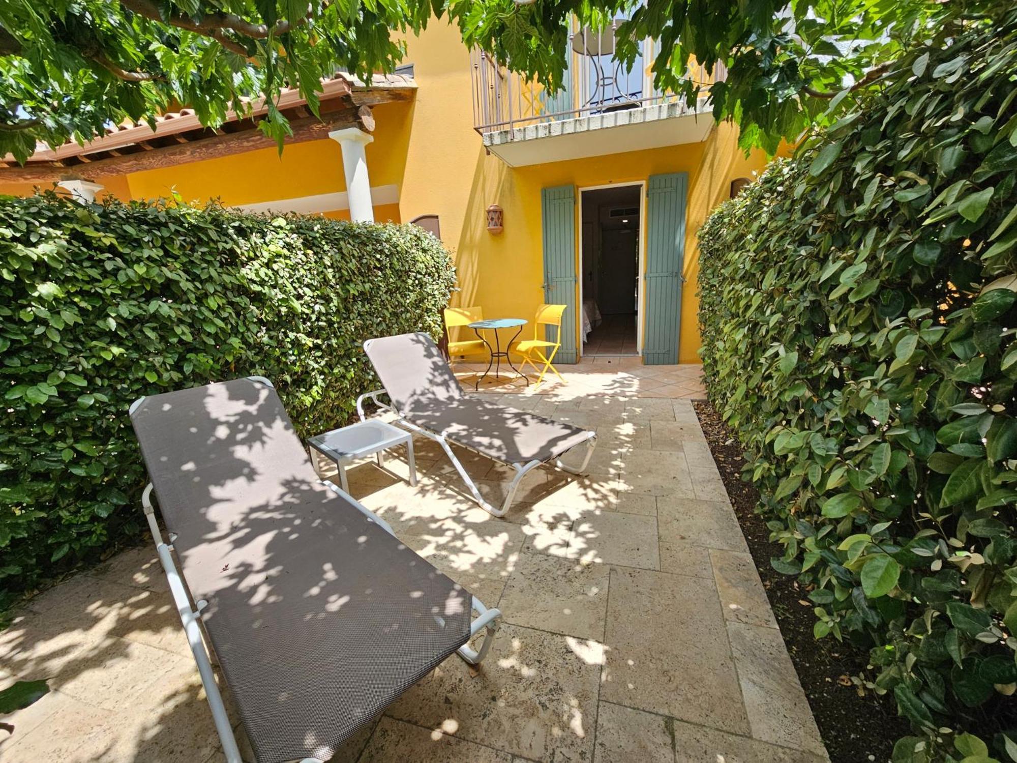 Les Sables D'Ocre & Spa Roussillon  Exterior photo
